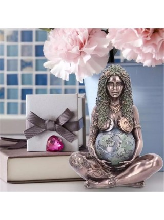 Художественная скульптура богиня Мать Земля